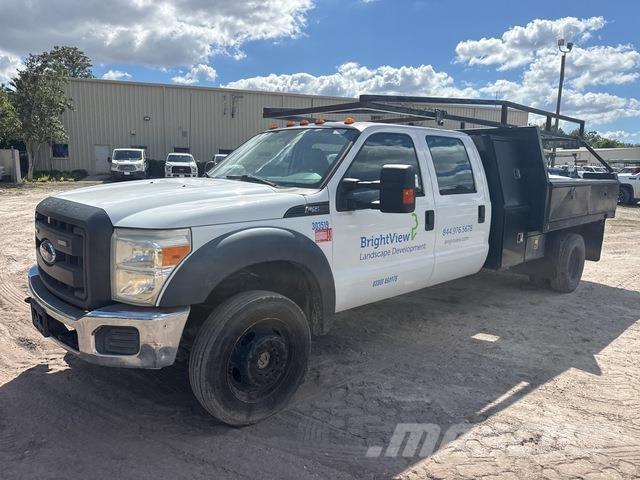 Ford F-550 Platós / Ponyvás teherautók