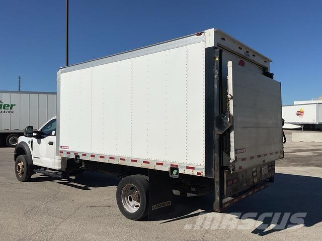 Ford F-550 Dobozos teherautók