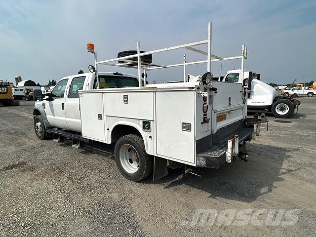 Ford F-550 Kis teherszállító/Platós kocsi