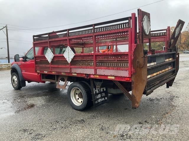 Ford F-550 Platós / Ponyvás teherautók