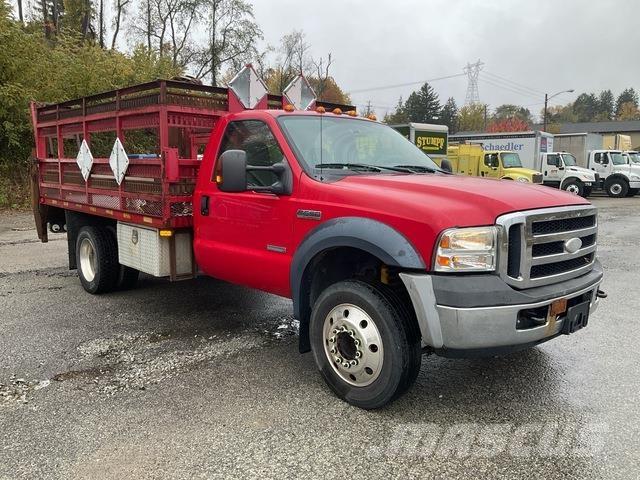 Ford F-550 Platós / Ponyvás teherautók