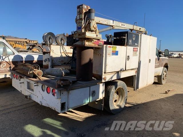 Ford F-550 Közúti karbantartó haszongépek