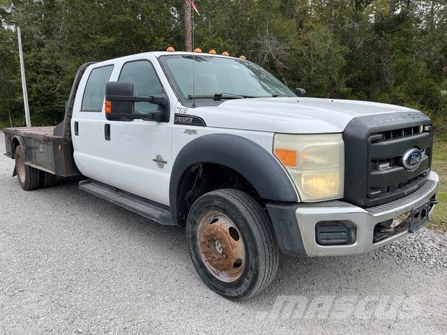 Ford F-550 Platós / Ponyvás teherautók