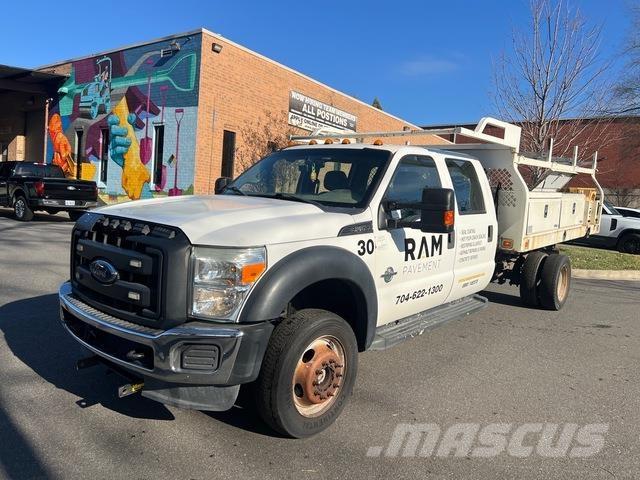 Ford F-550 Platós / Ponyvás teherautók
