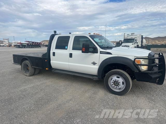 Ford F-550 Platós / Ponyvás teherautók