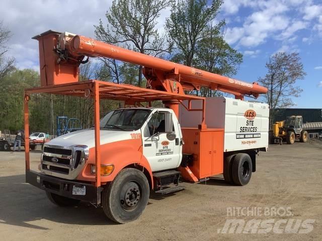 Ford F-650 Teherautóra szerelt emelők és állványok