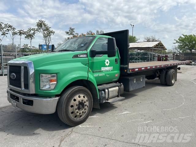 Ford F-650 Platós / Ponyvás teherautók