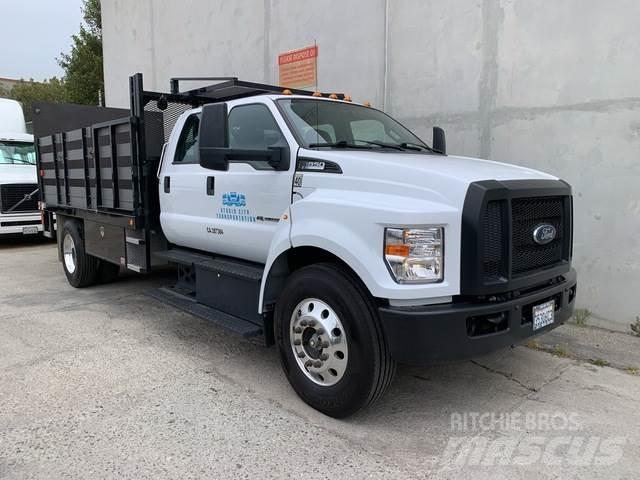 Ford F-650 Platós / Ponyvás teherautók