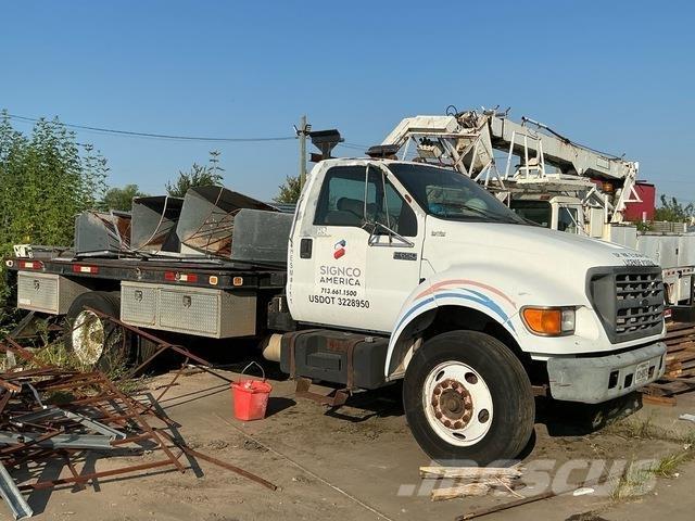 Ford F-650 Platós / Ponyvás teherautók