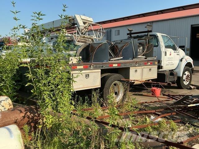 Ford F-650 Platós / Ponyvás teherautók