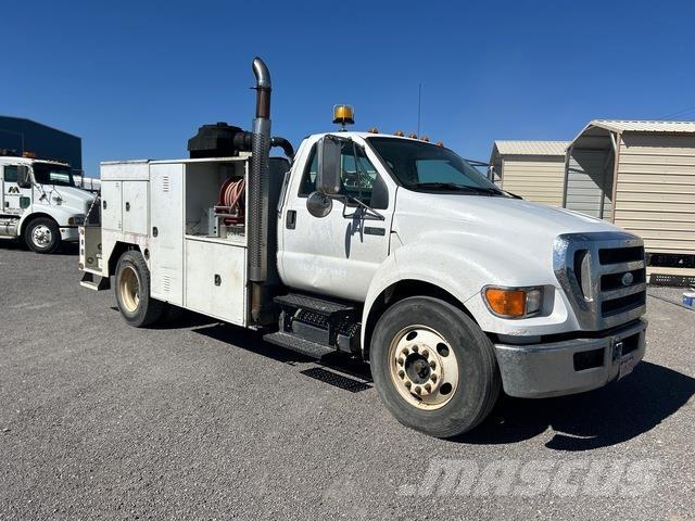 Ford F-650 Kis teherszállító/Platós kocsi