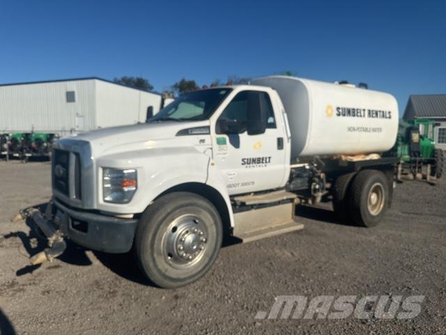 Ford F-650 Vízszállító teherautók