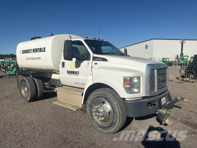 Ford F-650 Vízszállító teherautók