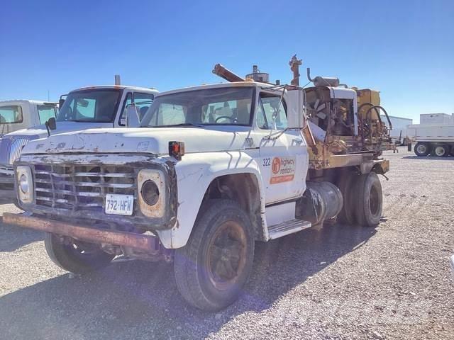 Ford F-700 Mobil fúró teherautók