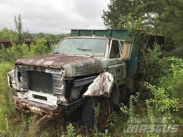 Ford F-700 Billenő teherautók