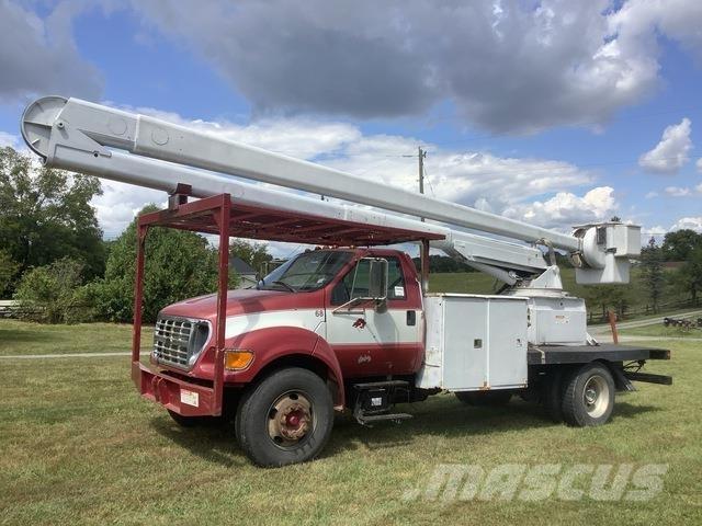 Ford F-750 Teherautóra szerelt emelők és állványok