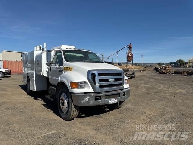 Ford F-750 Tartályos teherautók