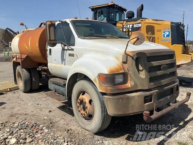 Ford F-750 Vízszállító teherautók