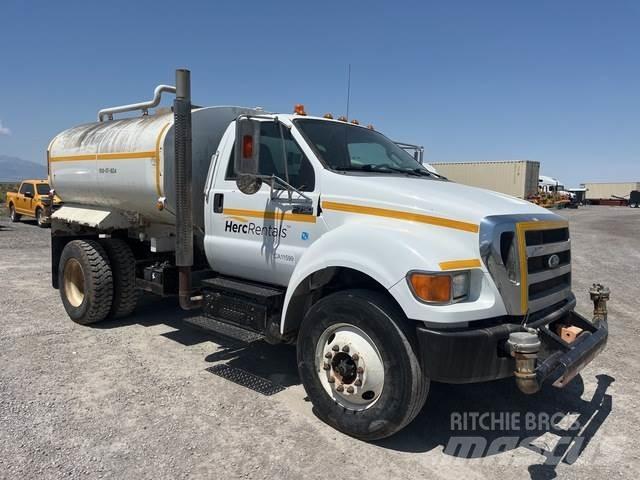 Ford F-750 Vízszállító teherautók