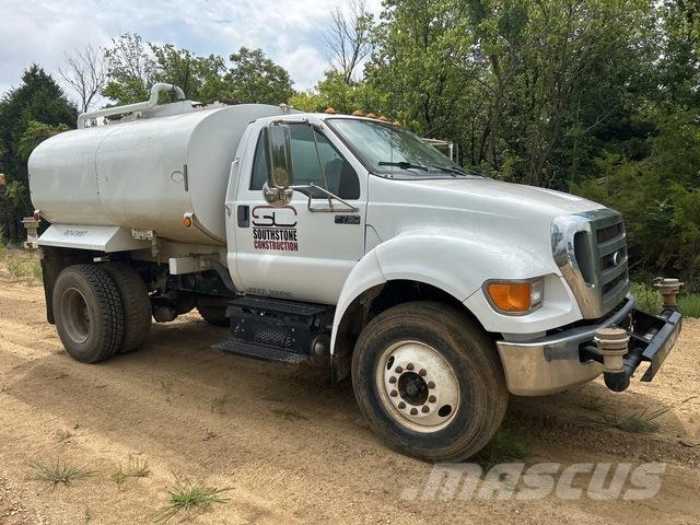 Ford F-750 Vízszállító teherautók