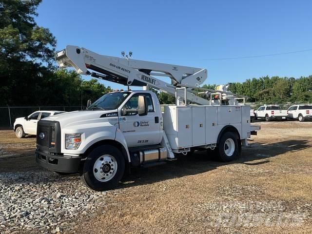 Ford F-750 Teherautóra szerelt emelők és állványok