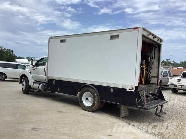 Ford F-750 Tartályos teherautók