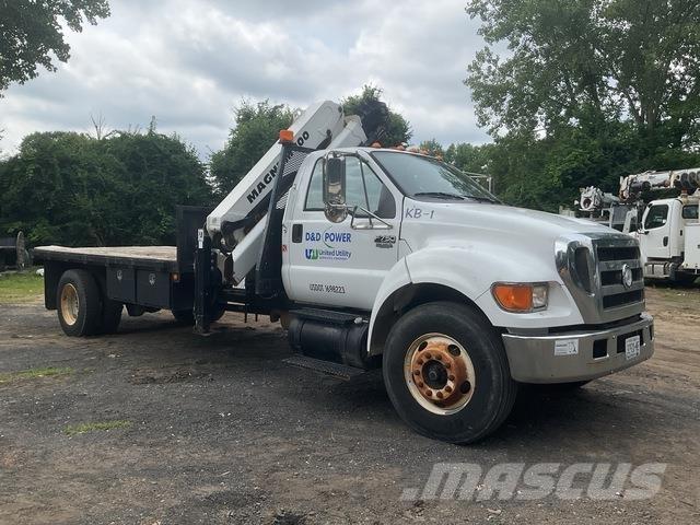 Ford F-750 Platós / Ponyvás teherautók
