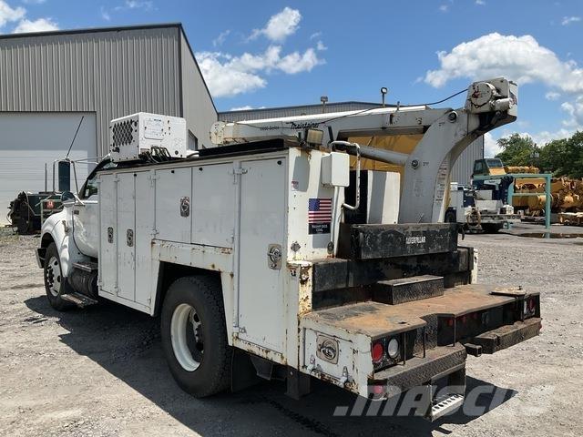 Ford F-750 Kis teherszállító/Platós kocsi