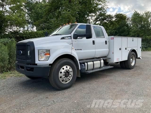 Ford F-750 Kis teherszállító/Platós kocsi