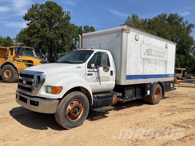 Ford F-750 Tartályos teherautók