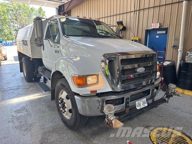 Ford F-750 Vízszállító teherautók