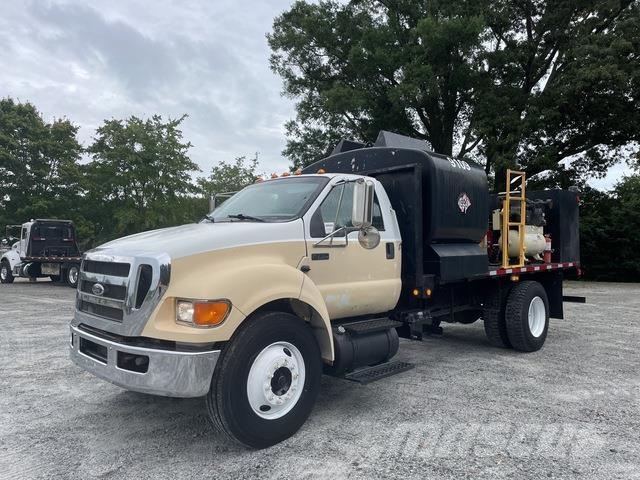 Ford F-750 Tartályos teherautók