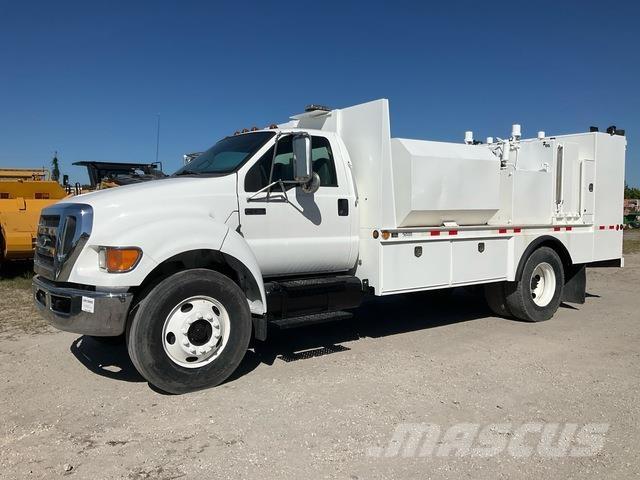 Ford F-750 Tartályos teherautók