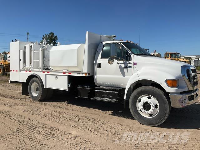 Ford F-750 Tartályos teherautók