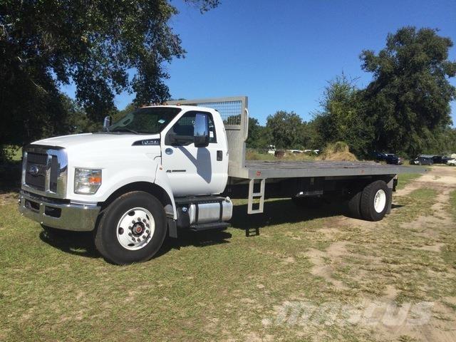 Ford F-750 Platós / Ponyvás teherautók