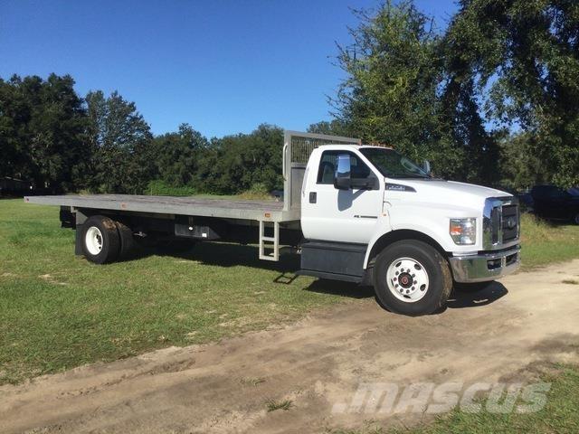 Ford F-750 Platós / Ponyvás teherautók