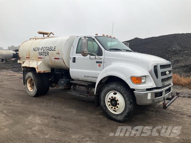 Ford F-750 Vízszállító teherautók