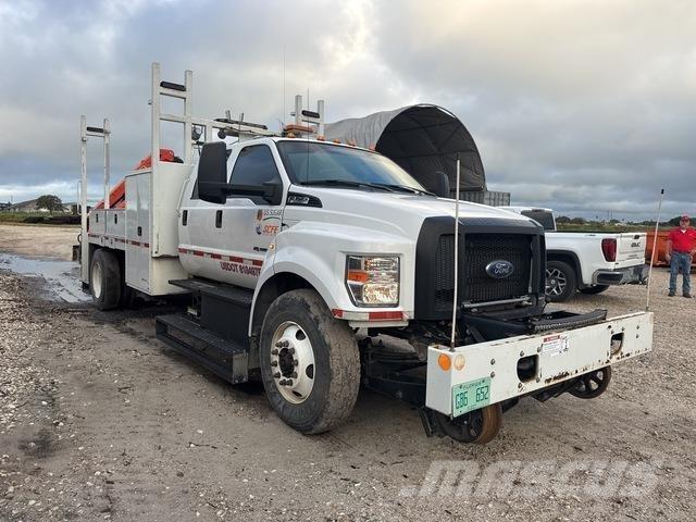 Ford F-750 XL Egyéb
