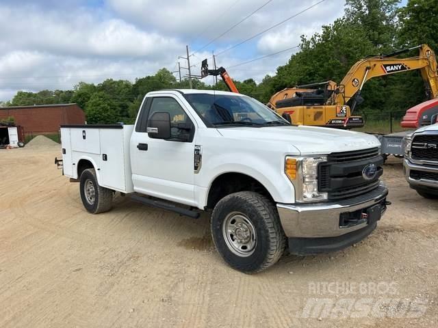 Ford F250 Kis teherszállító/Platós kocsi