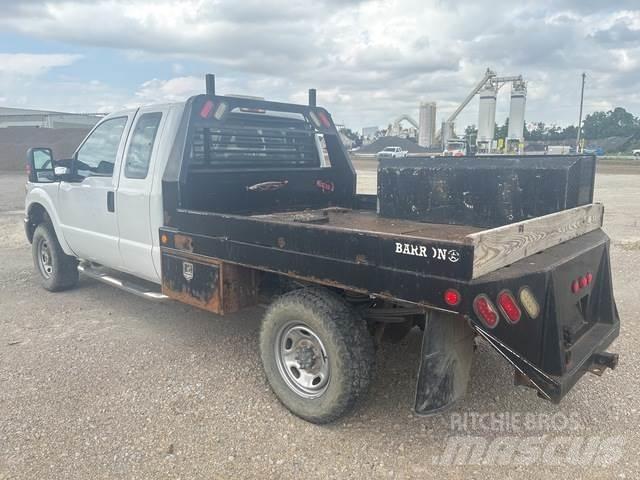 Ford F250 Platós / Ponyvás teherautók