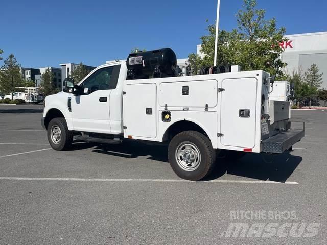 Ford F250 XL Közúti karbantartó haszongépek
