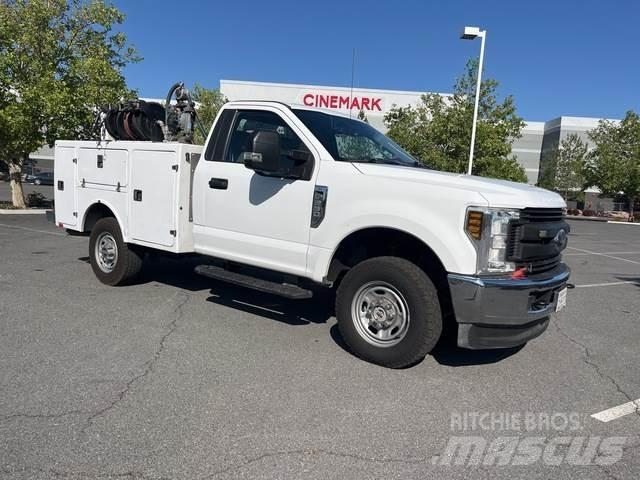 Ford F250 XL Közúti karbantartó haszongépek