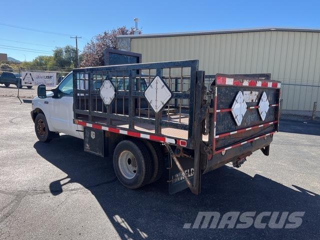 Ford F350 Platós / Ponyvás teherautók