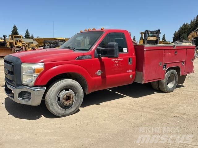 Ford F350XL Kis teherszállító/Platós kocsi