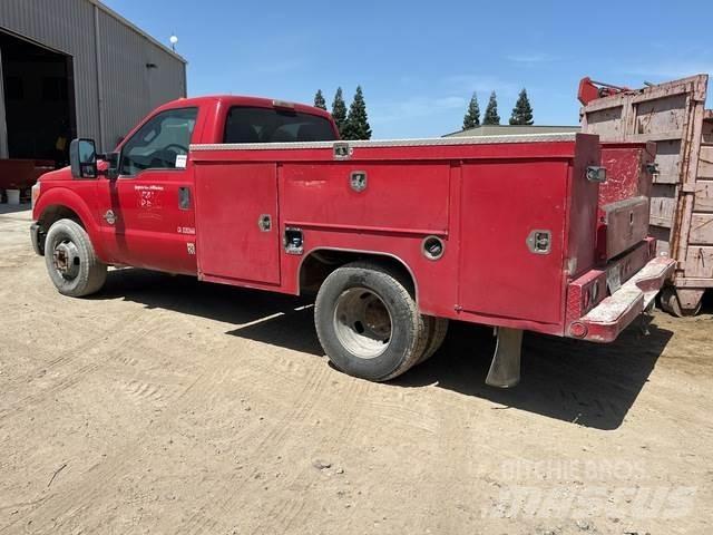 Ford F350XL Kis teherszállító/Platós kocsi