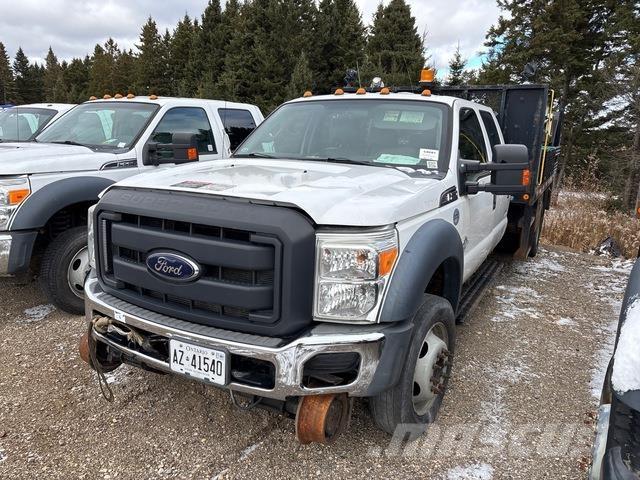 Ford F550 Platós / Ponyvás teherautók