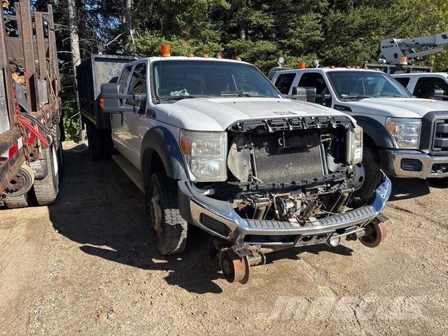 Ford F550 Kis teherszállító/Platós kocsi