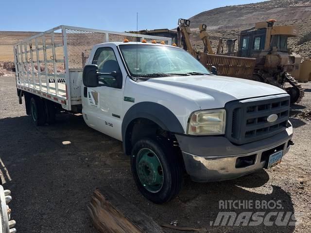 Ford F550 Platós / Ponyvás teherautók