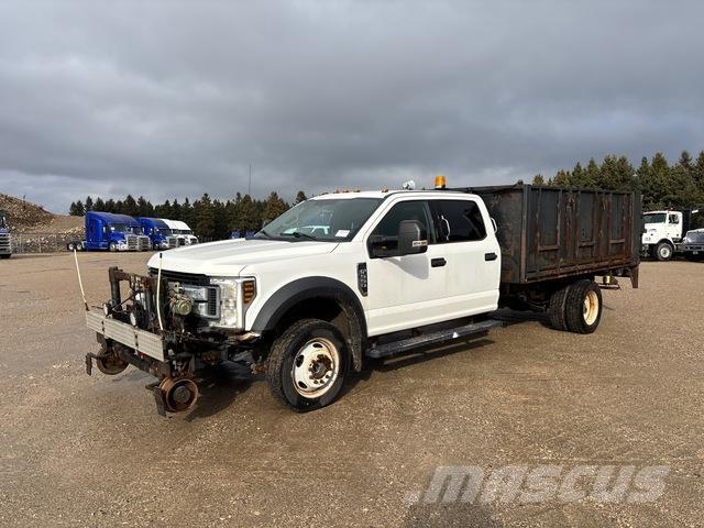 Ford F550 Platós / Ponyvás teherautók