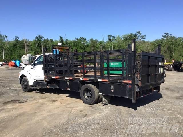 Ford F650 Platós / Ponyvás teherautók